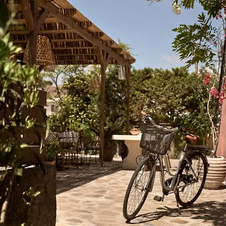 Anemelia Retreat - Explore & Recharge Hotel apartamentowy 2*